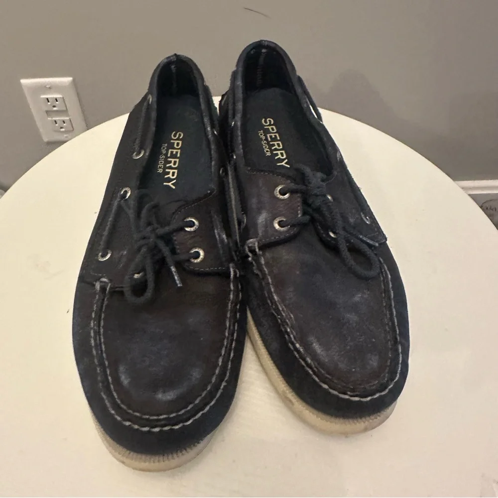 Sperry great distressed